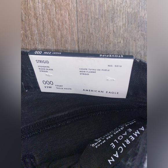 AE Strigid High-Waisted Stovepipe Jean in black. Sz 000 (23W) short - Picture 6 of 10